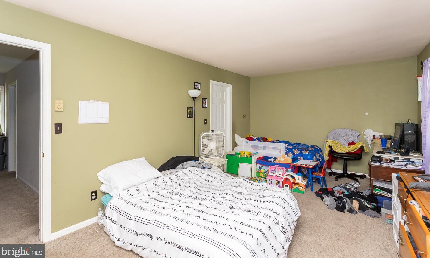 417 Cahill Cir, Honey Brook PA  19344-8772 exterior