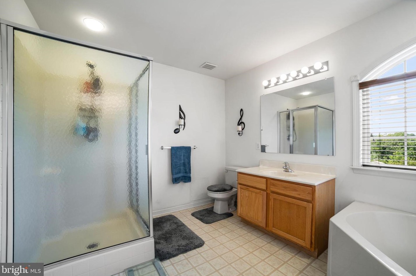 127 Watch Hill Rd, Coatesville PA  19320-3955 exterior