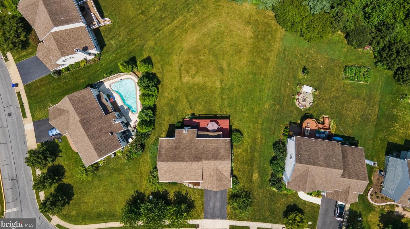 127 Watch Hill Rd, Coatesville PA  19320-3955 exterior