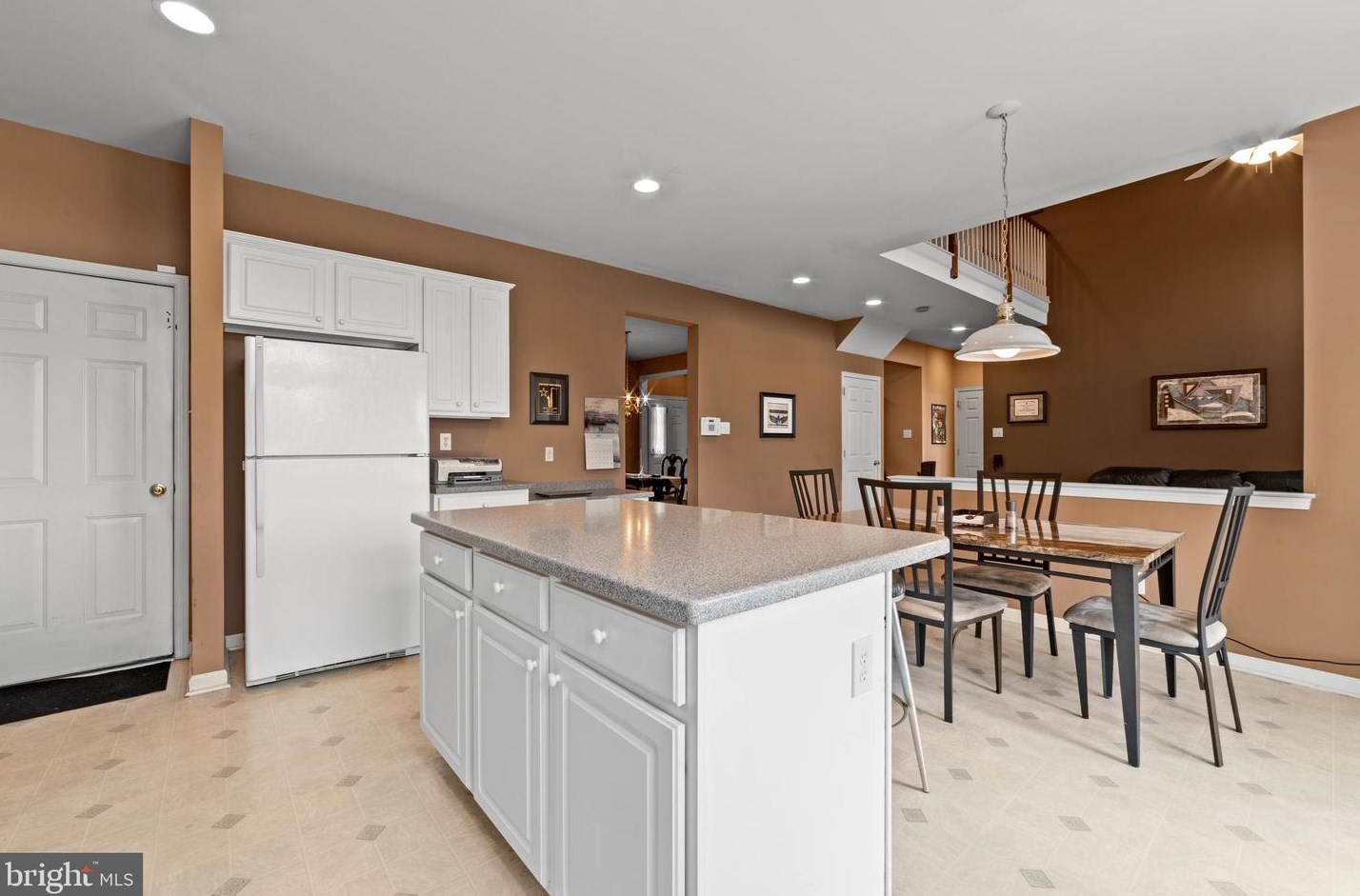 127 Watch Hill Rd, Coatesville PA  19320-3955 exterior