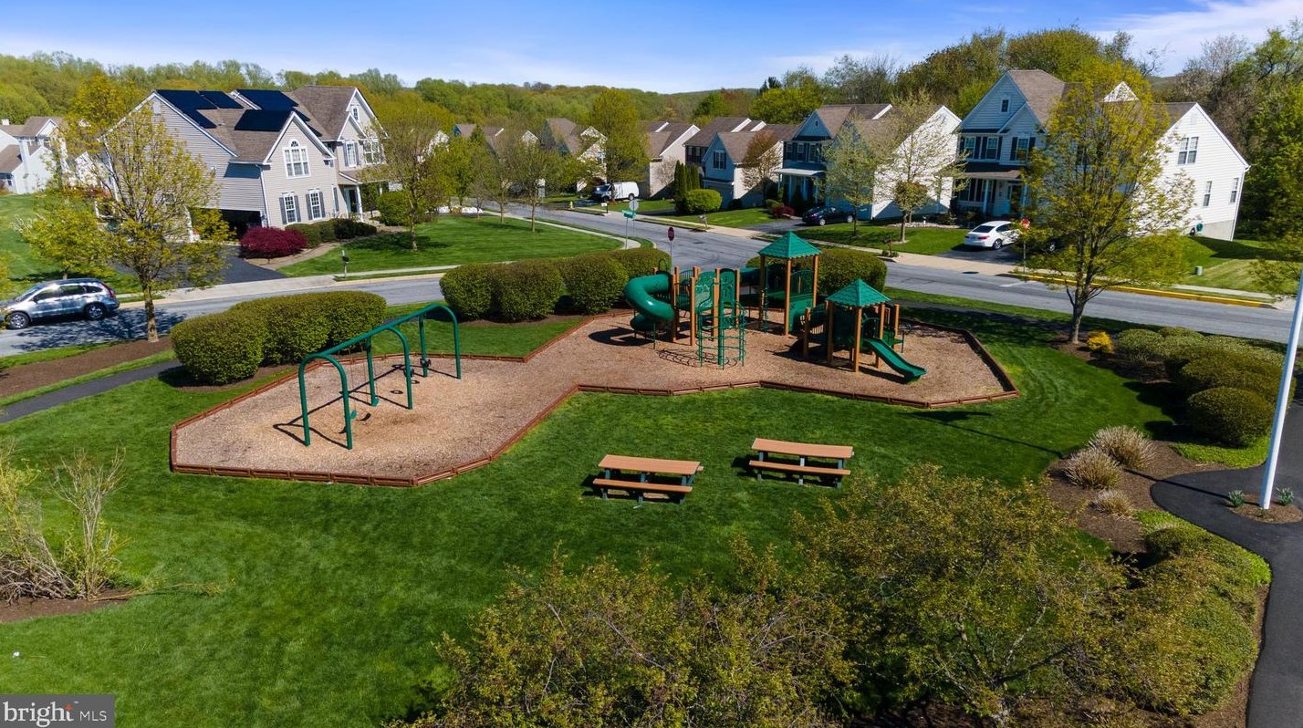 127 Watch Hill Rd, Coatesville PA  19320-3955 exterior