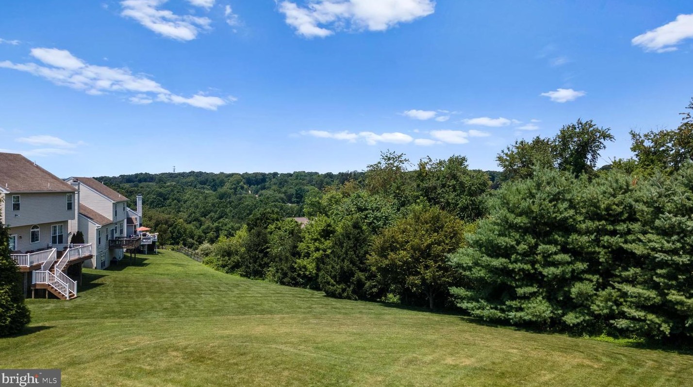 127 Watch Hill Rd, Coatesville PA  19320-3955 exterior