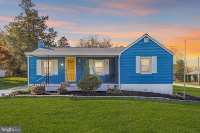 202 Hendricks Avenue - Photo 1