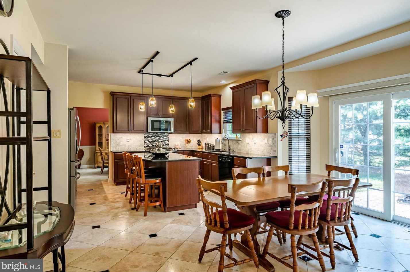 4 Avondale Cir, Exton PA 19341-2374 exterior