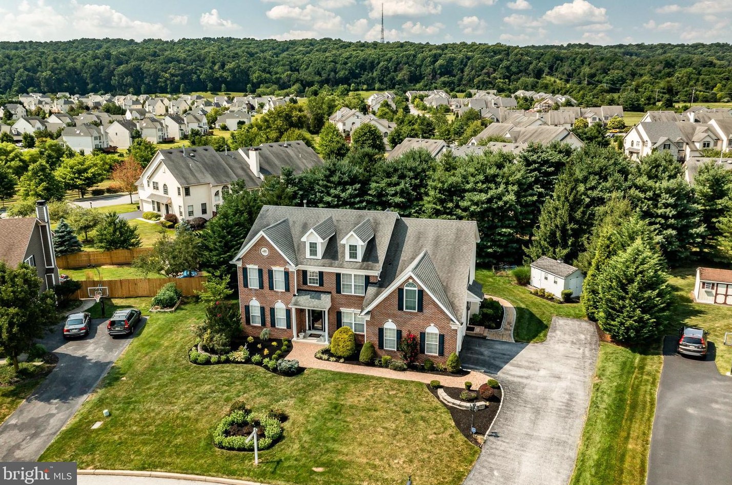 4 Avondale Cir, Exton PA 19341-2374 exterior