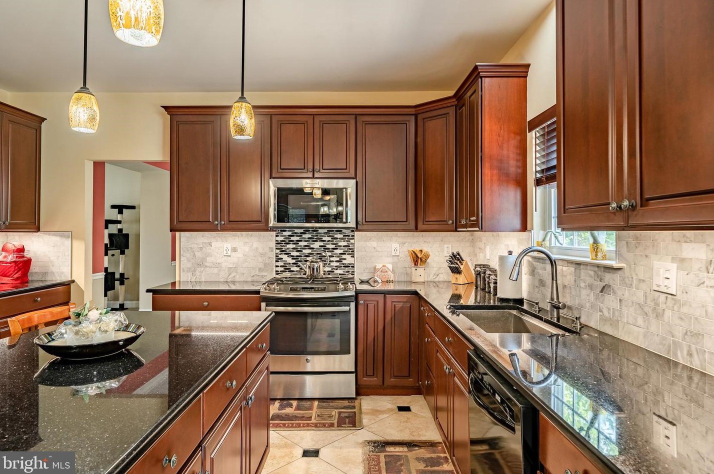 4 Avondale Cir, Exton PA 19341-2374 exterior