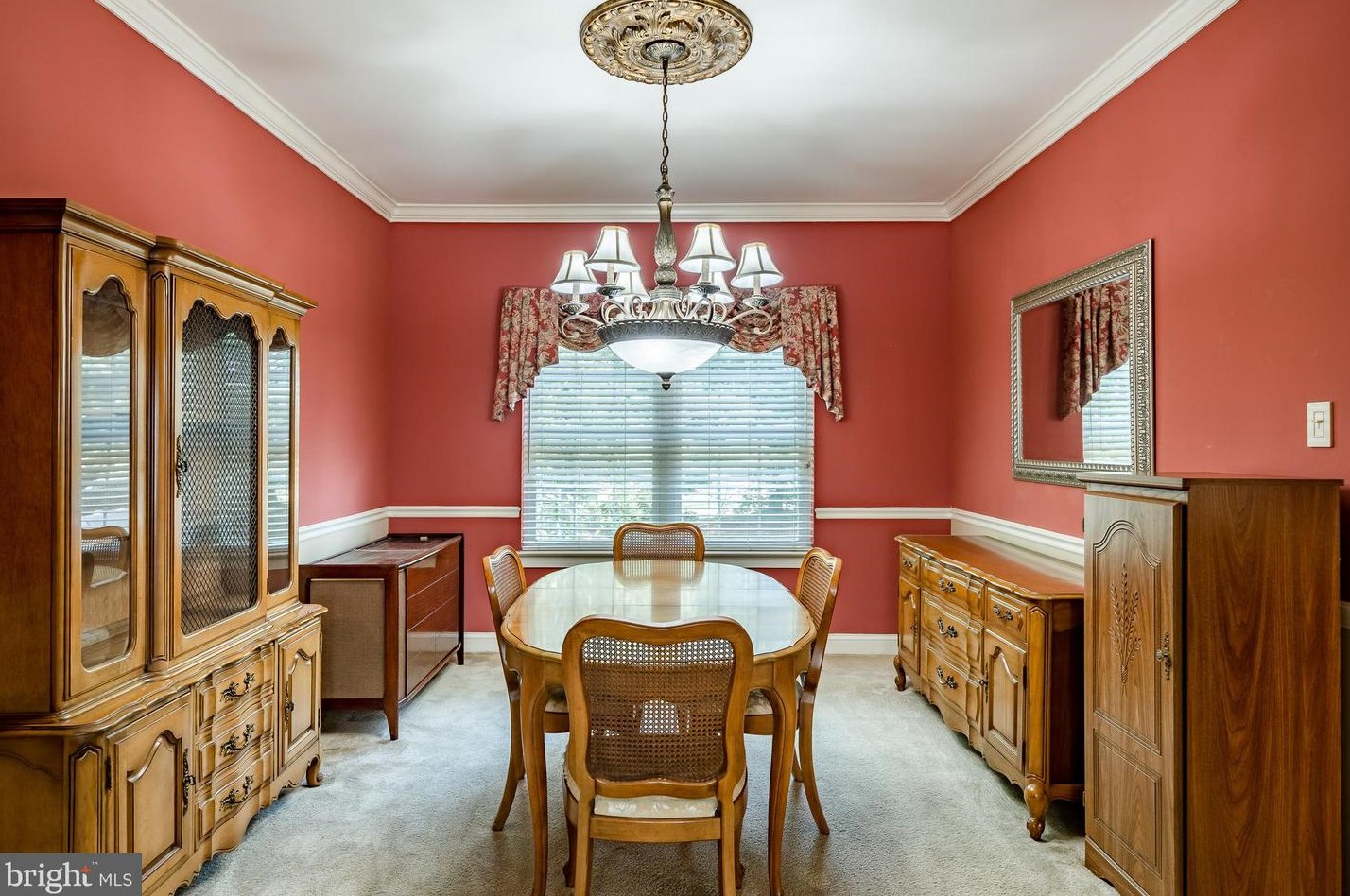 4 Avondale Cir, Exton PA 19341-2374 exterior