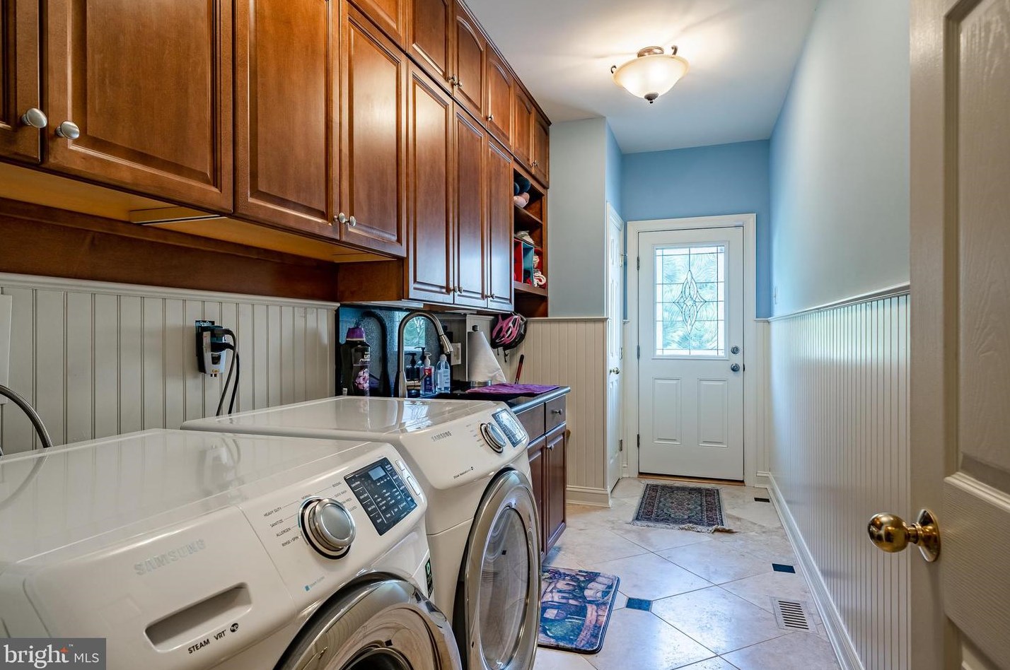 4 Avondale Cir, Exton PA 19341-2374 exterior