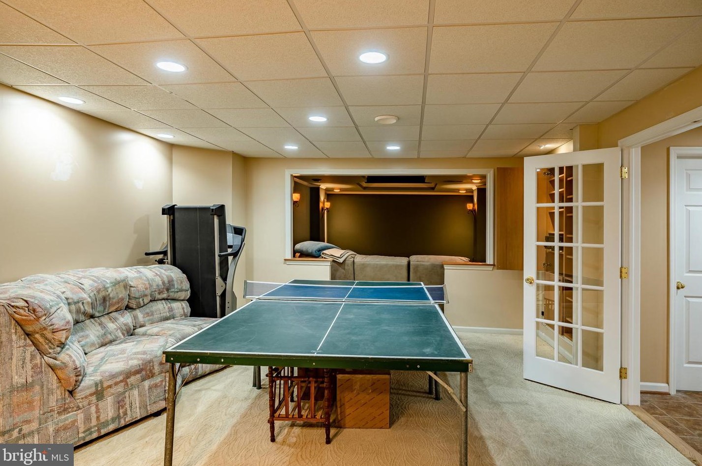 4 Avondale Cir, Exton PA 19341-2374 exterior