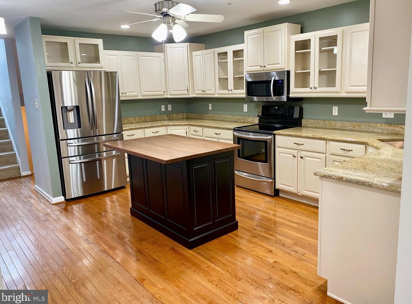 569 Saxony Dr, Exton PA  19341-2067 exterior