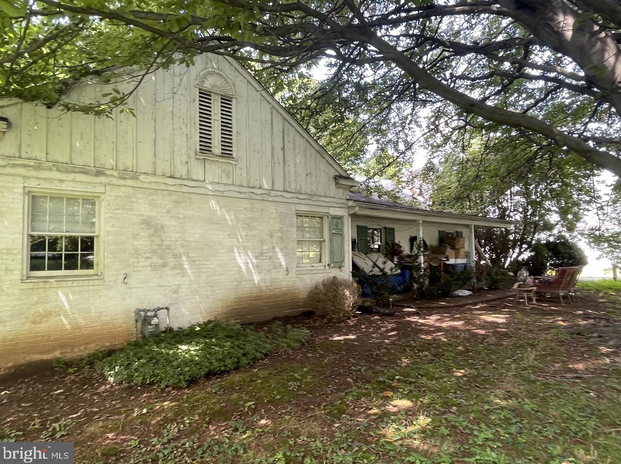 733 Price St, West Chester PA  19382-2185 exterior