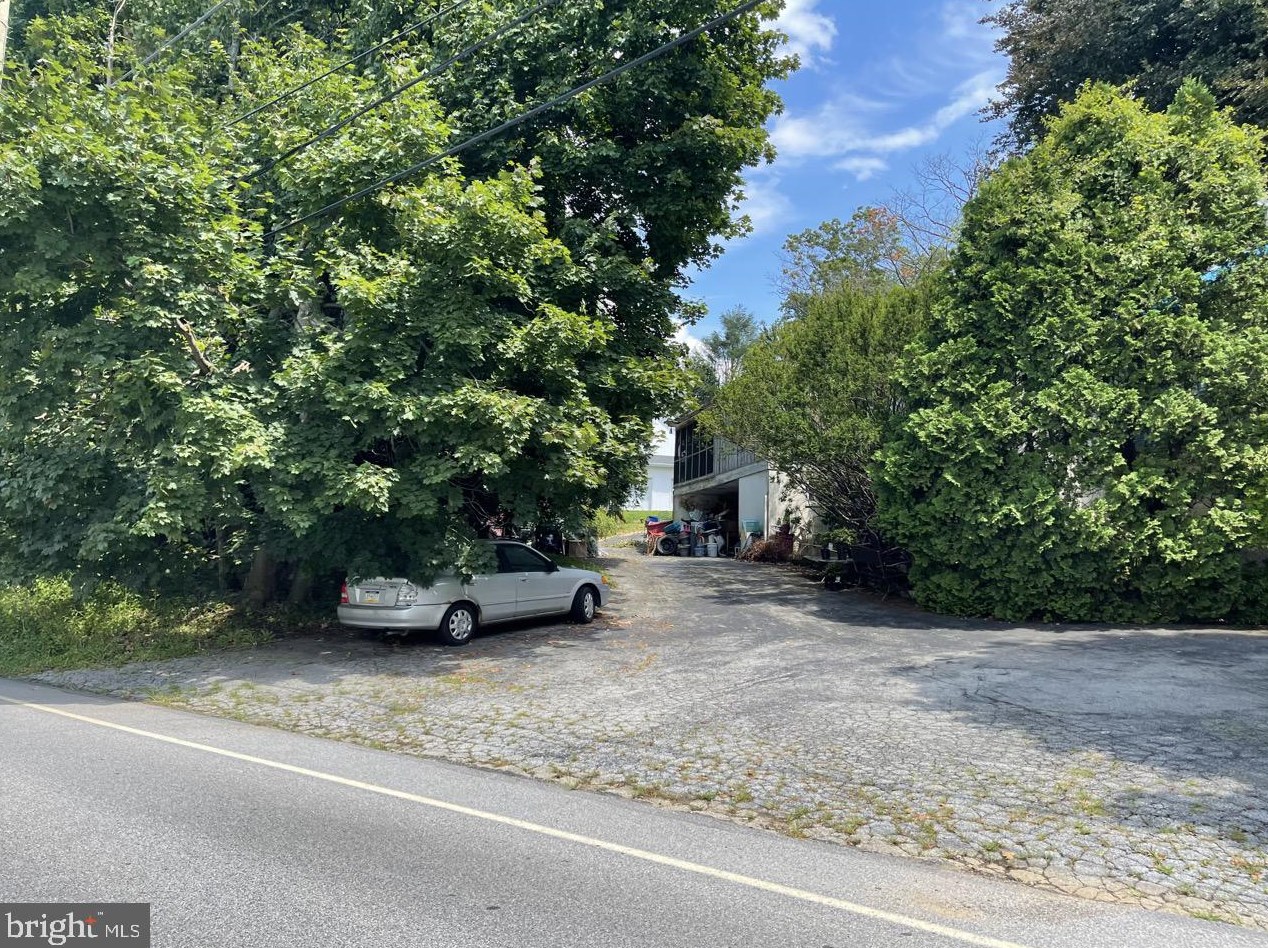 733 Price St, West Chester PA  19382-2185 exterior