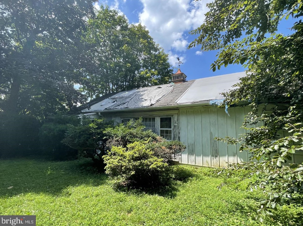 733 Price St, West Chester PA  19382-2185 exterior