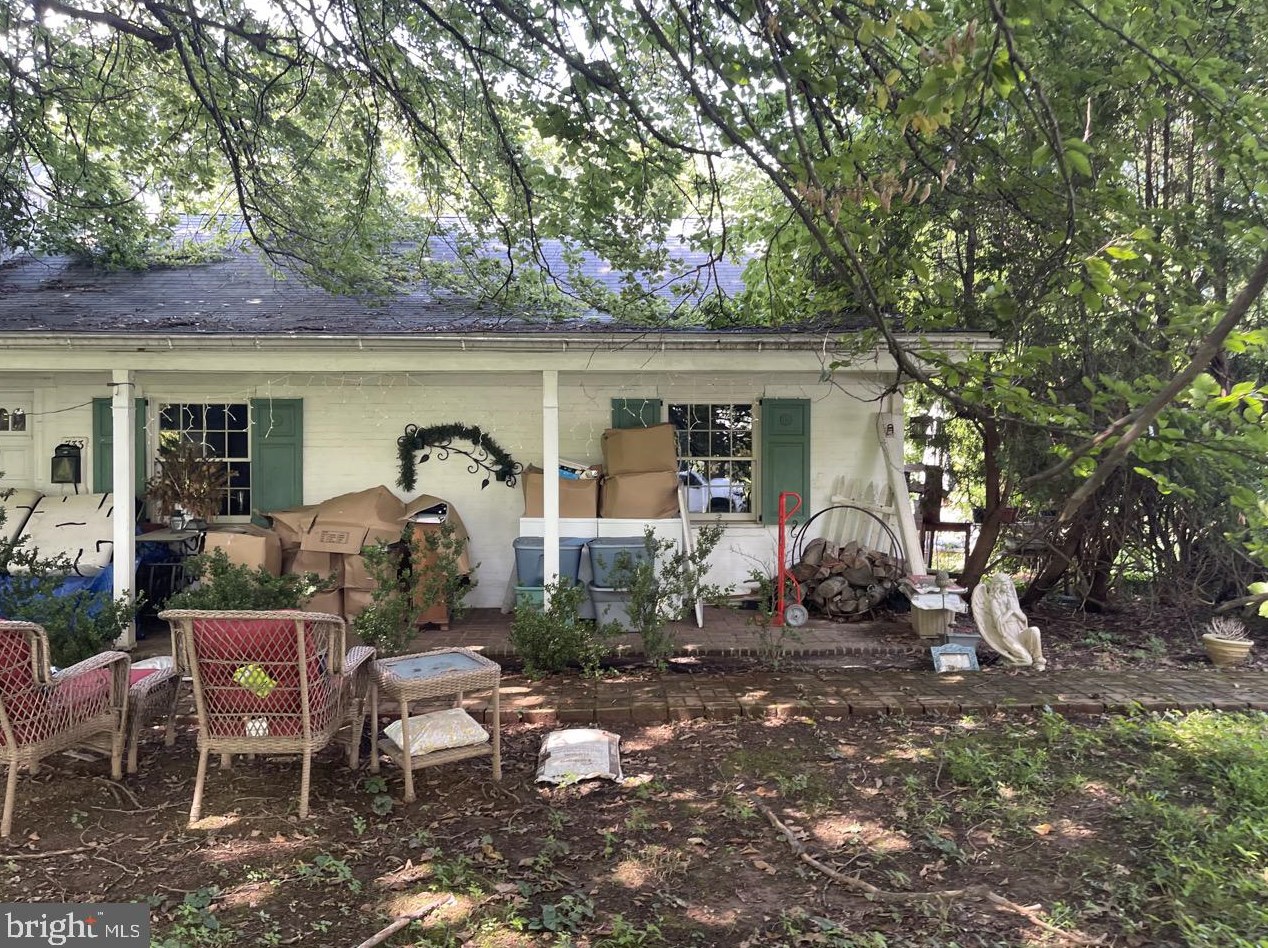 733 Price St, West Chester PA  19382-2185 exterior