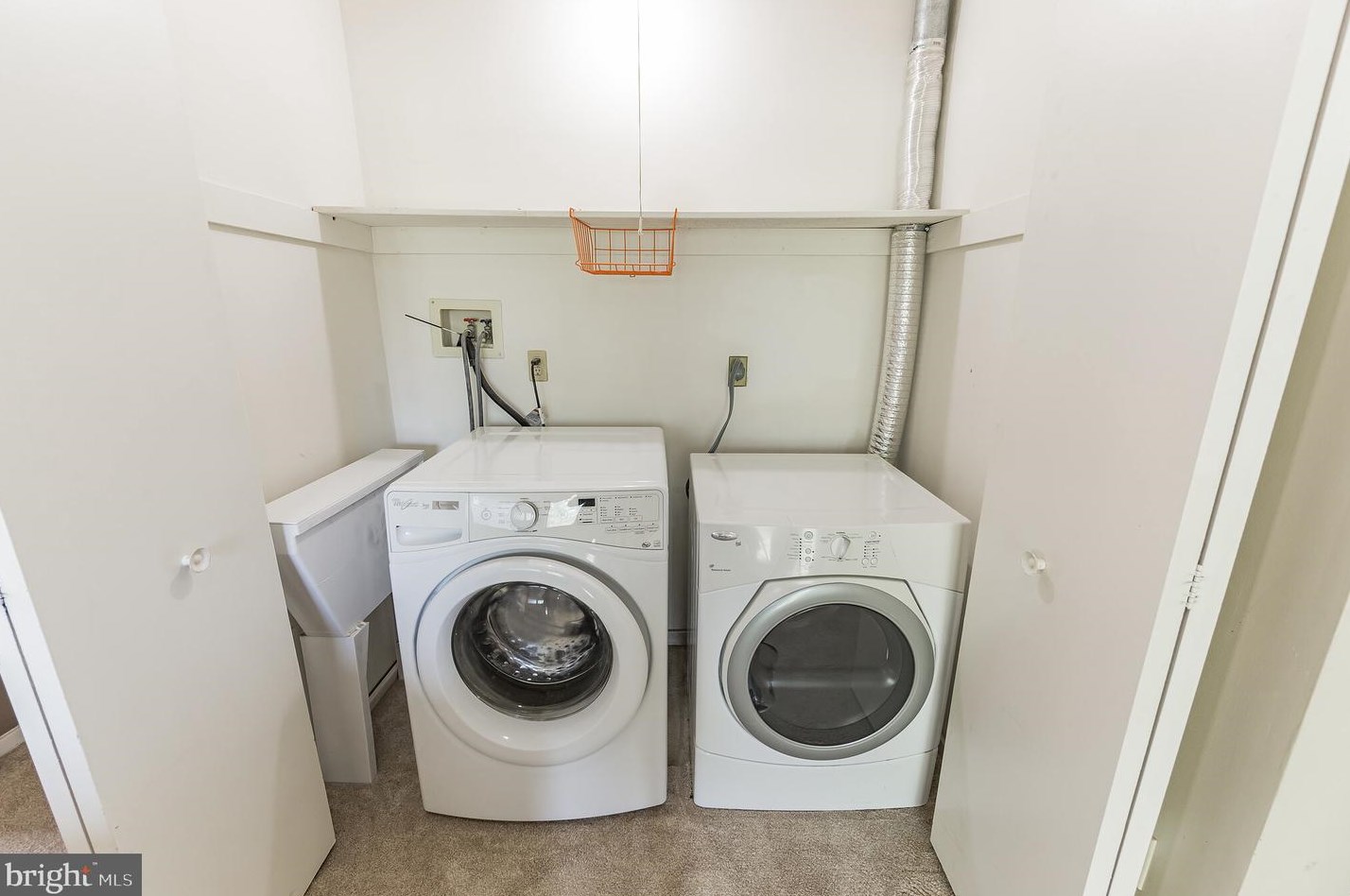 390 Lynetree Dr, West Chester PA 19380-1707 exterior