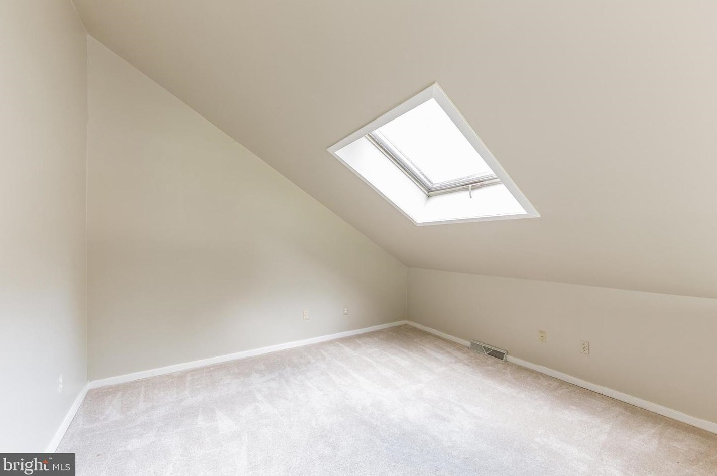 390 Lynetree Dr, West Chester PA 19380-1707 exterior