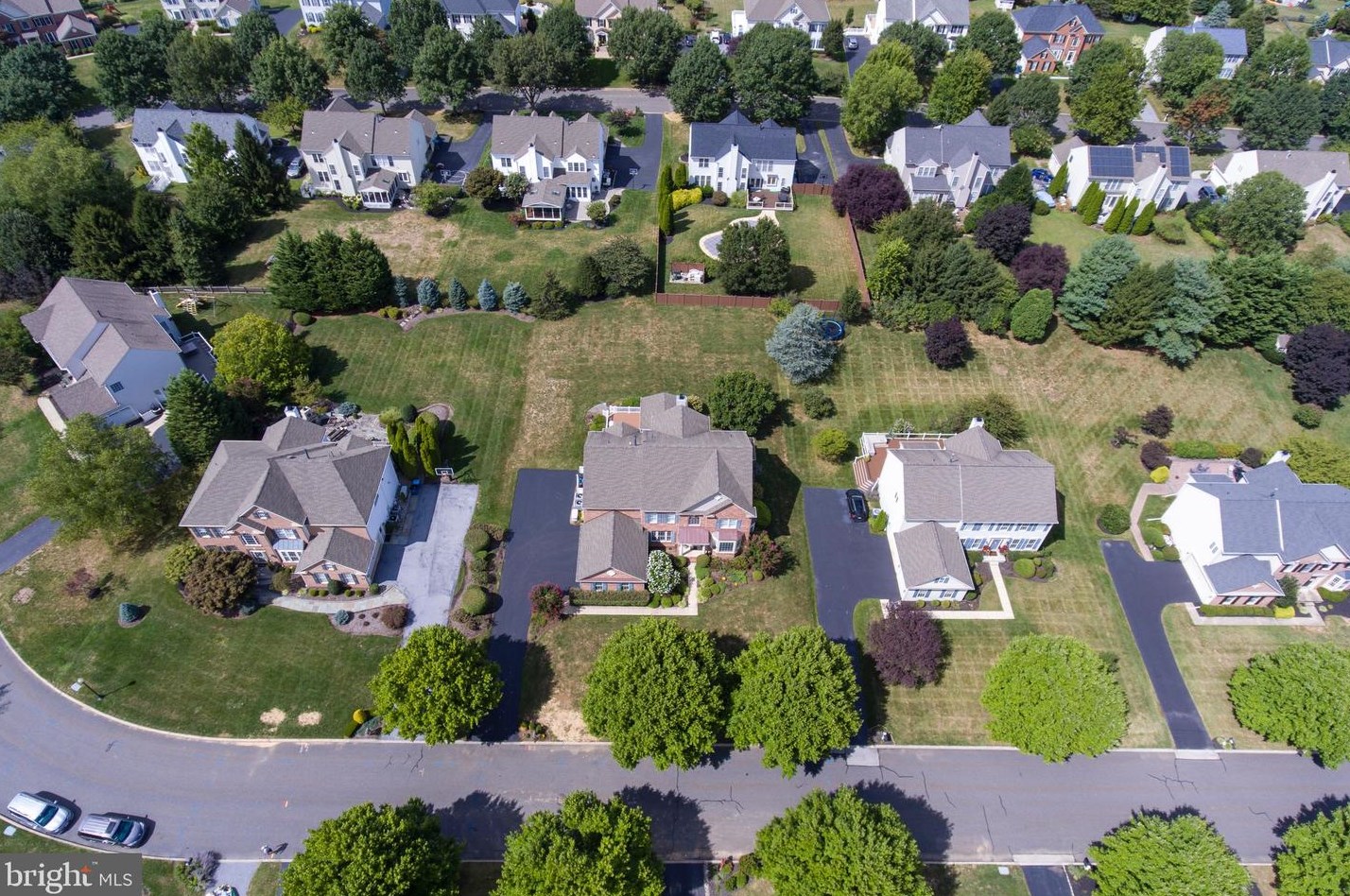 107 Applegate Dr, West Chester PA 19382-5587 exterior