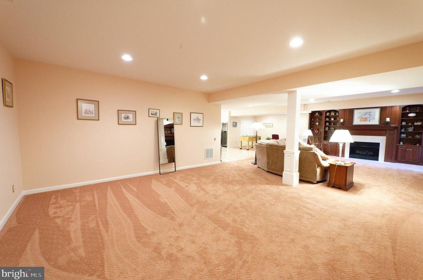 107 Applegate Dr, West Chester PA 19382-5587 exterior