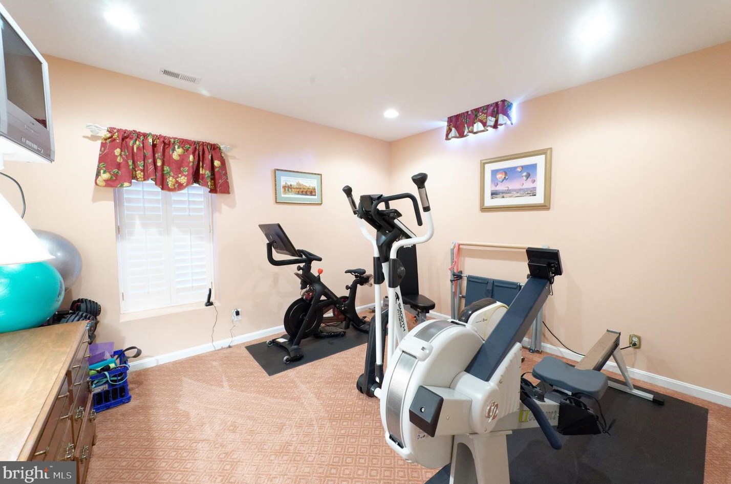 107 Applegate Dr, West Chester PA 19382-5587 exterior