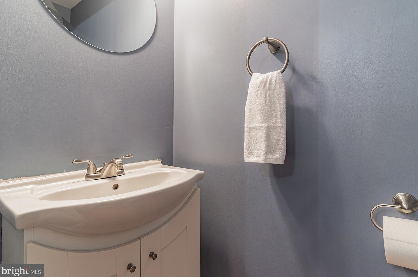 429 Broad St, Oxford PA 19363-1642 exterior