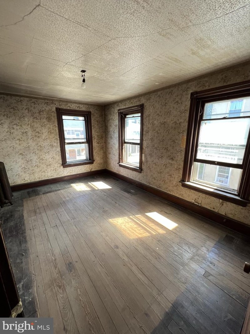 40 4 St, Oxford PA 19363-1604 exterior