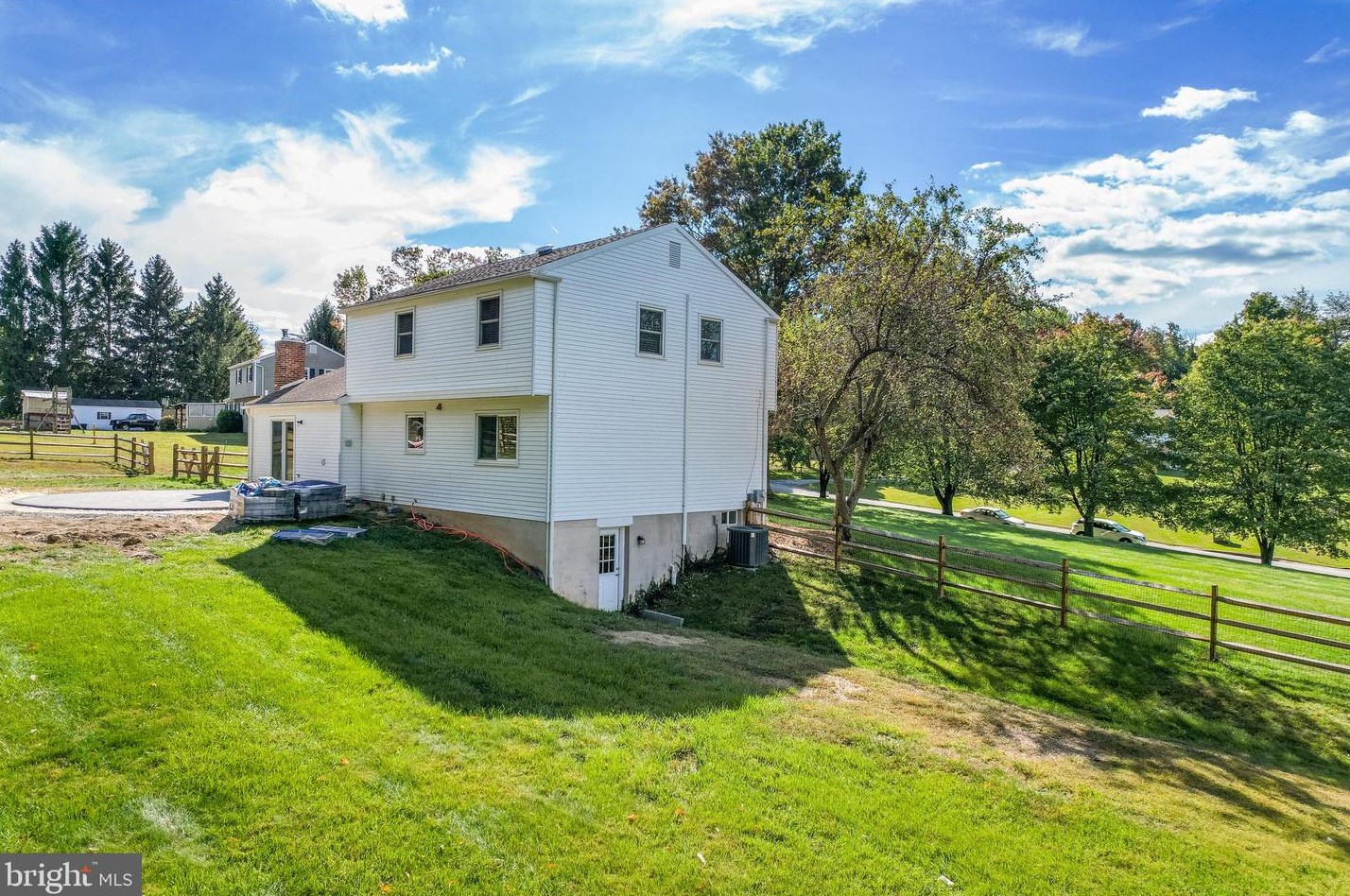 1511 Fox Run Dr, Romansville PA  19320-4725 exterior