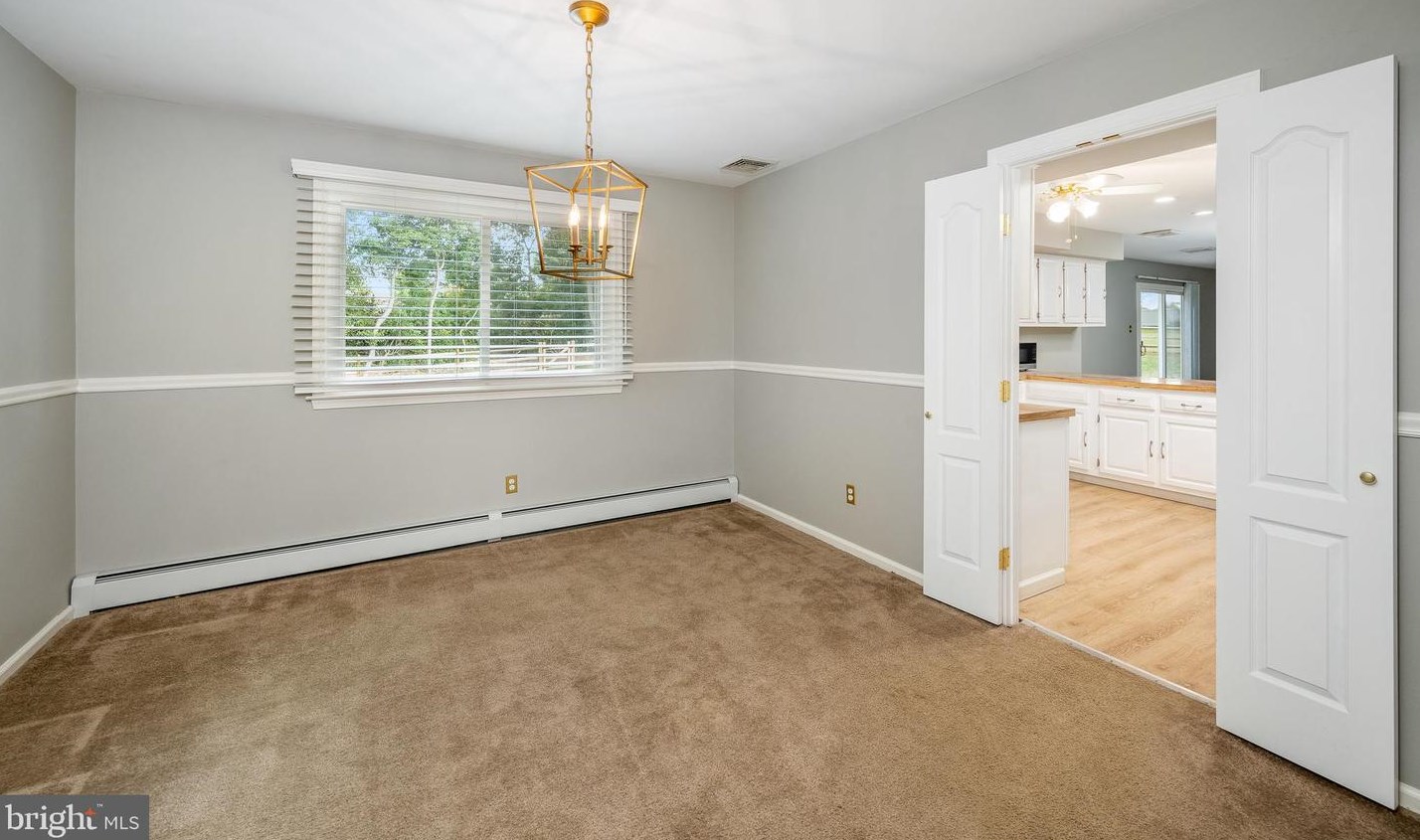 1511 Fox Run Dr, Romansville PA  19320-4725 exterior