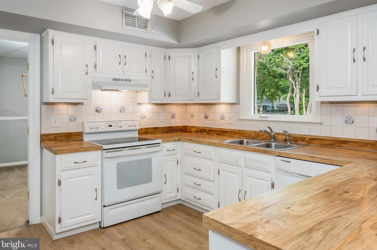 1511 Fox Run Dr, Romansville PA  19320-4725 exterior