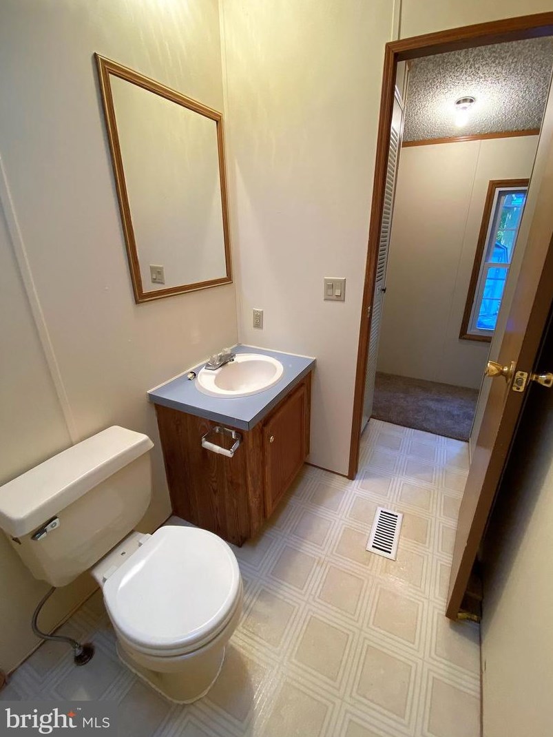 7 Maplewood Dr, Romansville PA  19320-1500 exterior