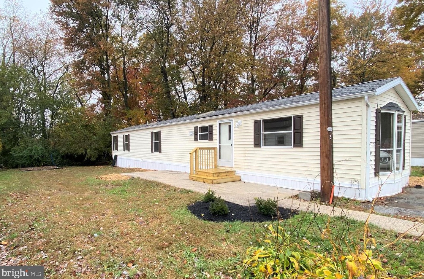 7 Maplewood Dr, Romansville PA  19320-1500 exterior