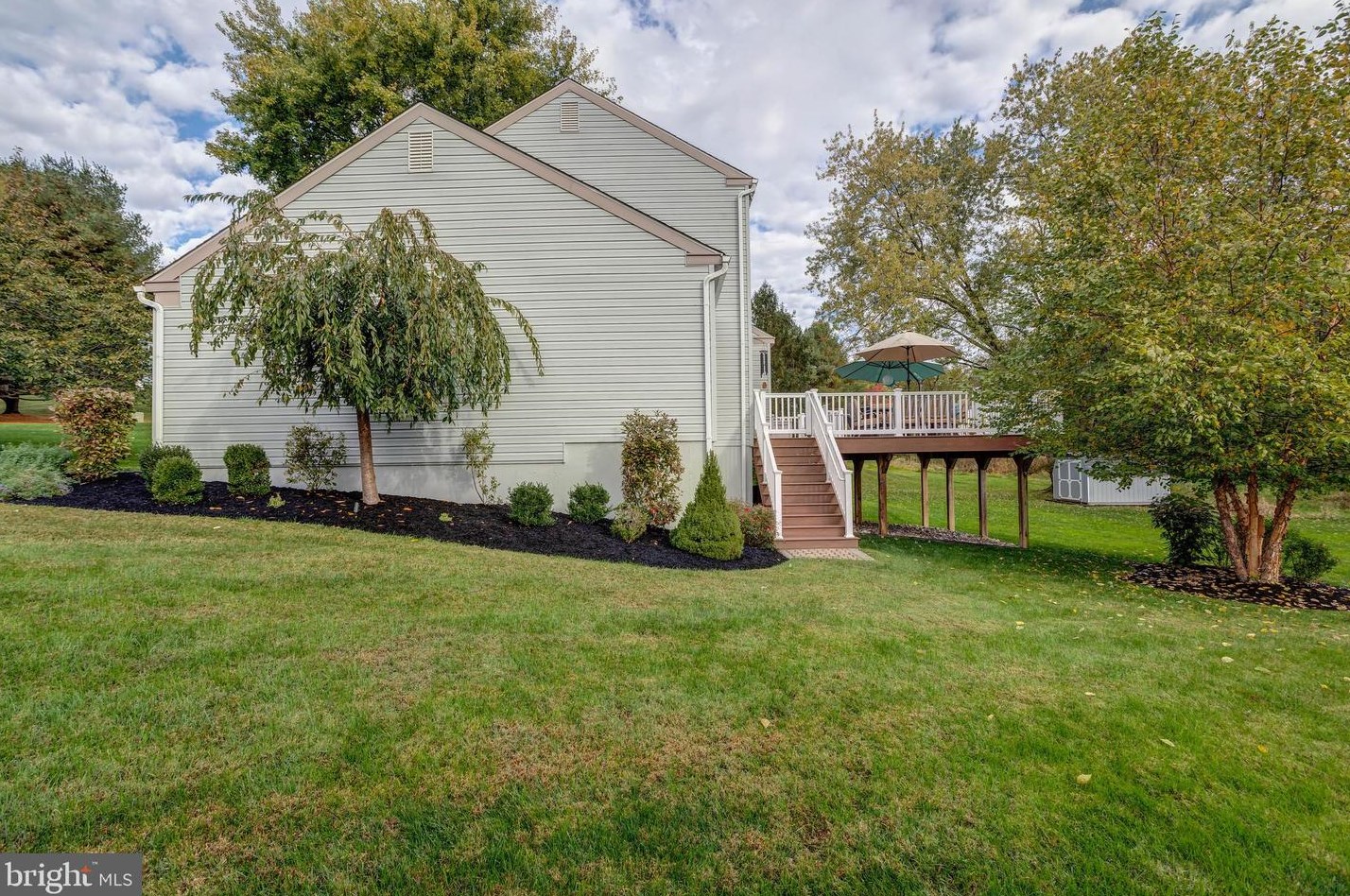 1119 Nobb Hl Dr, West Chester PA 19380-1844 exterior