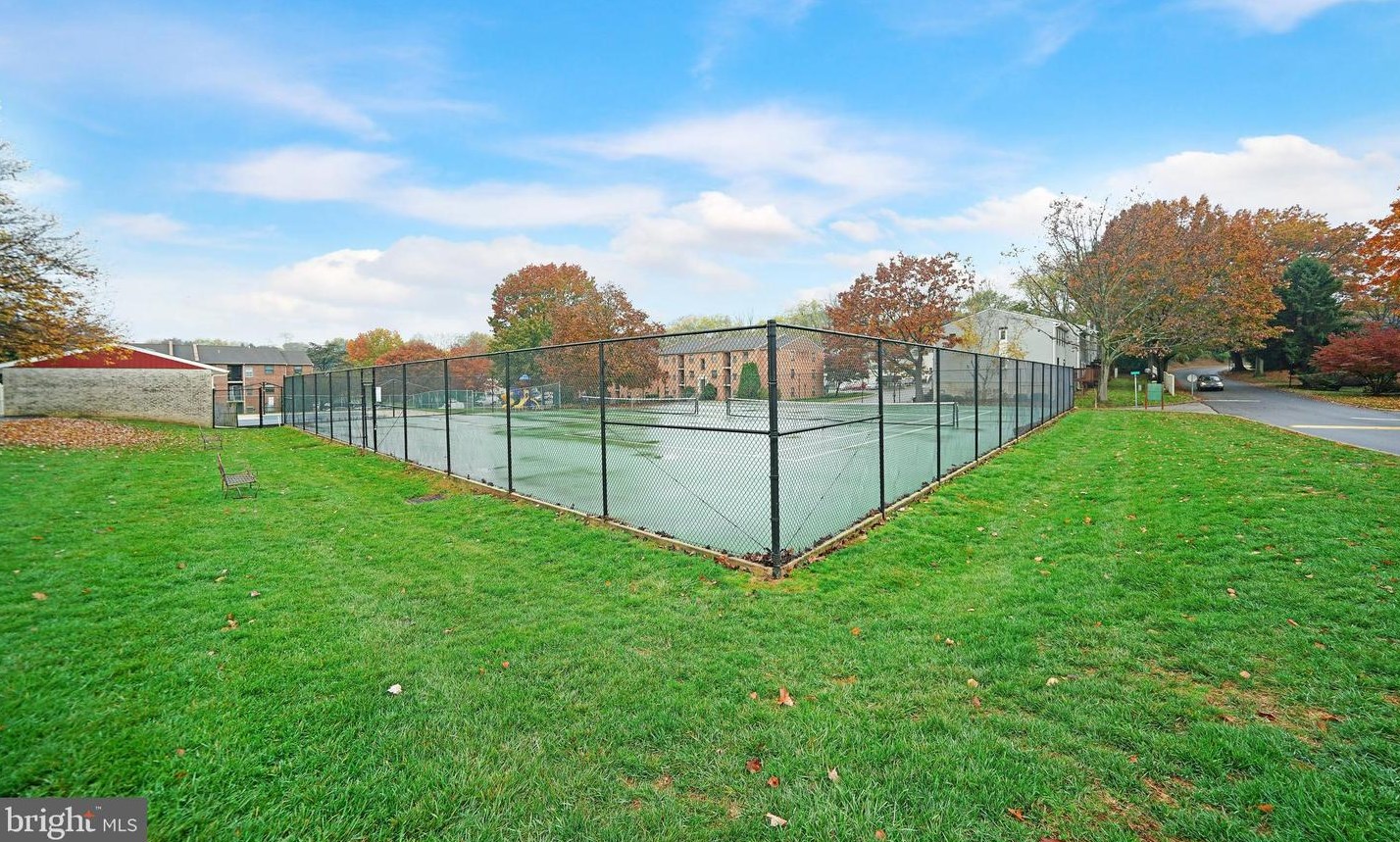 1807 Valley Dr, West Chester PA  19382-6491 exterior