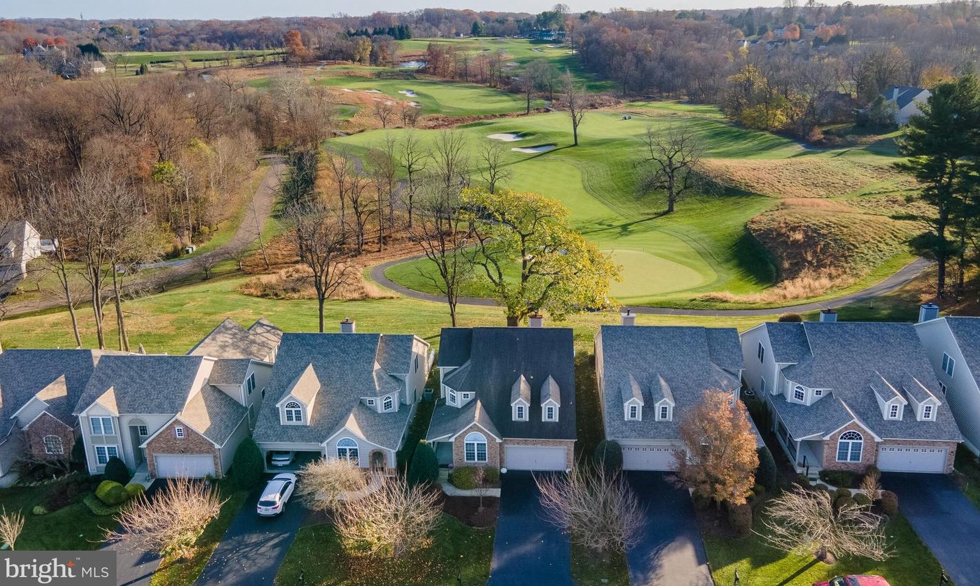108 Pine Valley Dr, Avondale PA  19311-1419 exterior