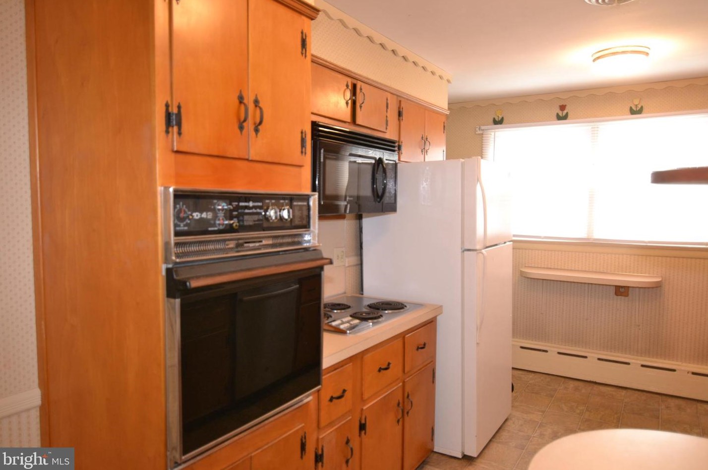 1102 Kings Hwy, Romansville PA  19320-1930 exterior