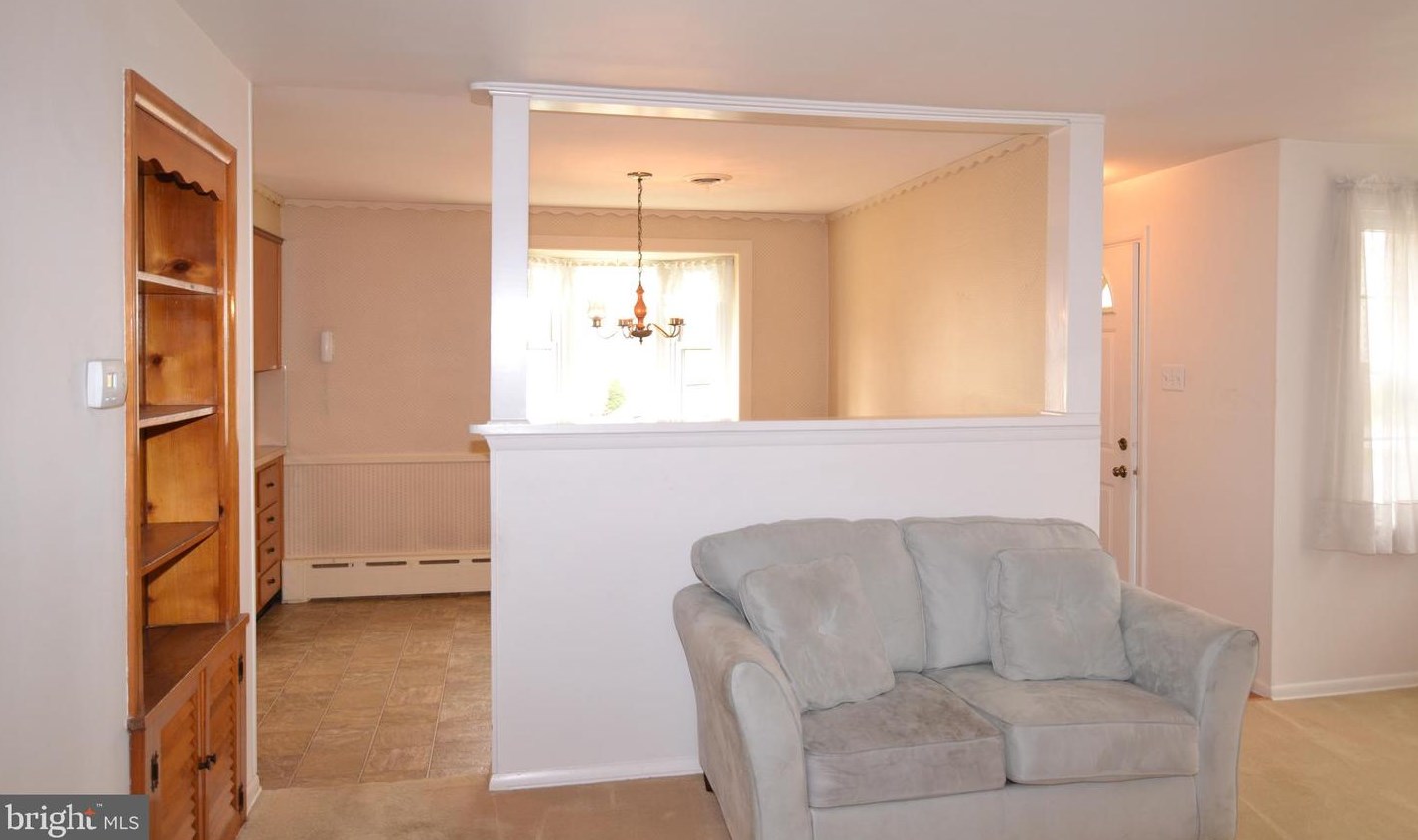 1102 Kings Hwy, Romansville PA  19320-1930 exterior