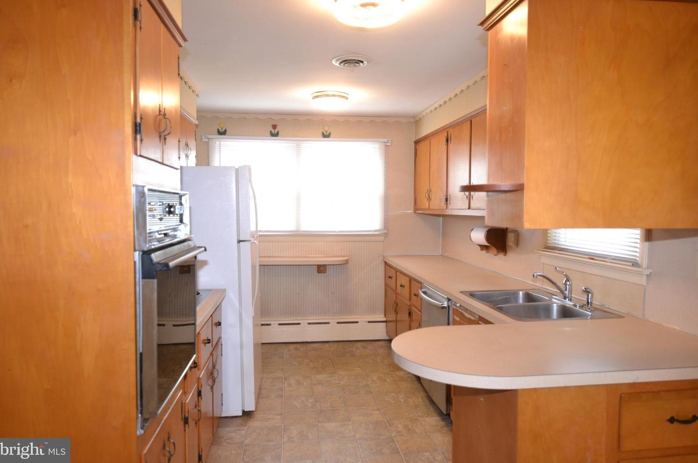 1102 Kings Hwy, Romansville PA  19320-1930 exterior