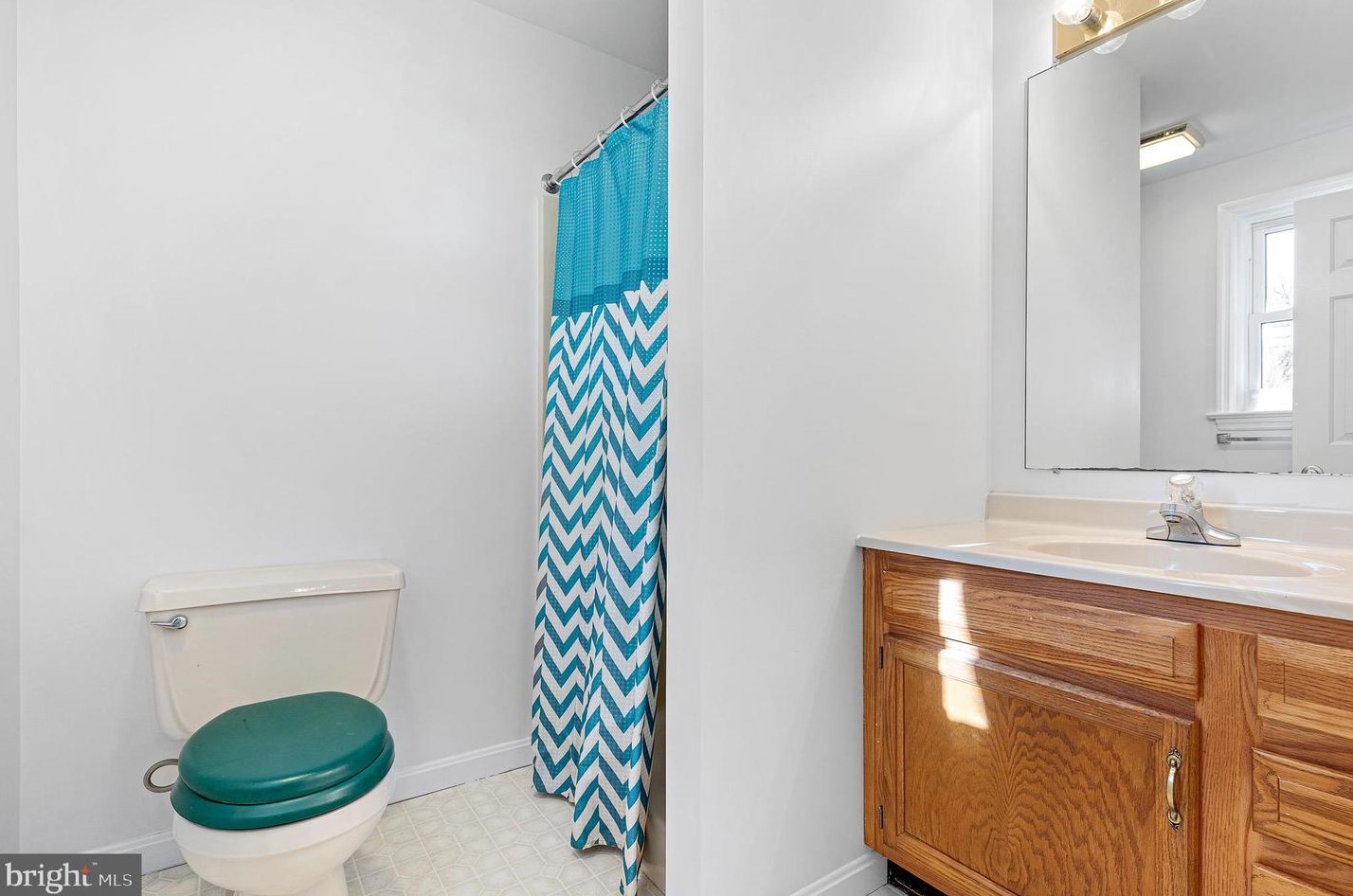 951 Little Elk Crk Rd, Oxford PA 19363-2814 exterior