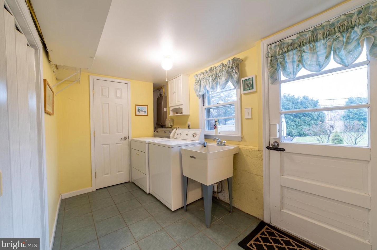 1208 Gateway Ln, West Chester PA  19380-4600 exterior