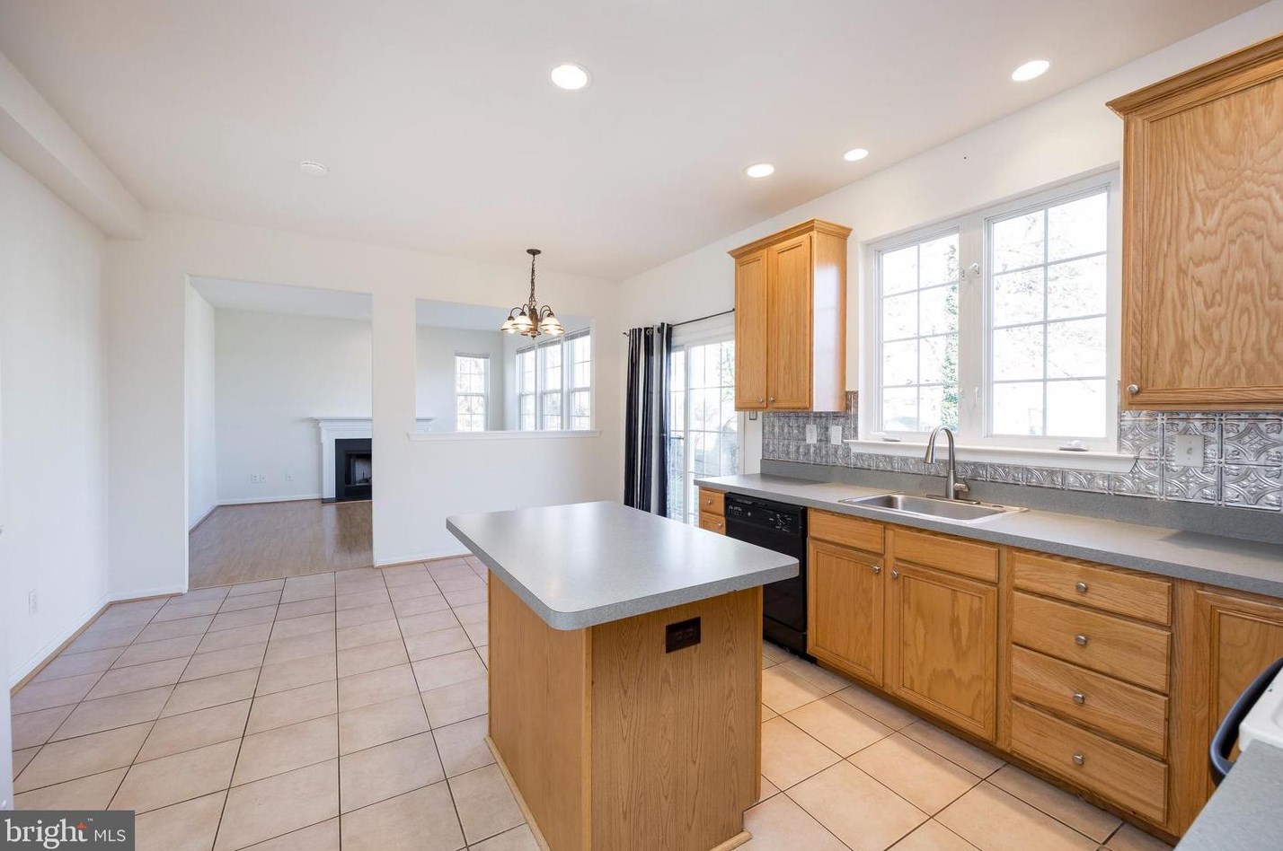 311 Haverfield Dr, Spring City PA  19475-1248 exterior