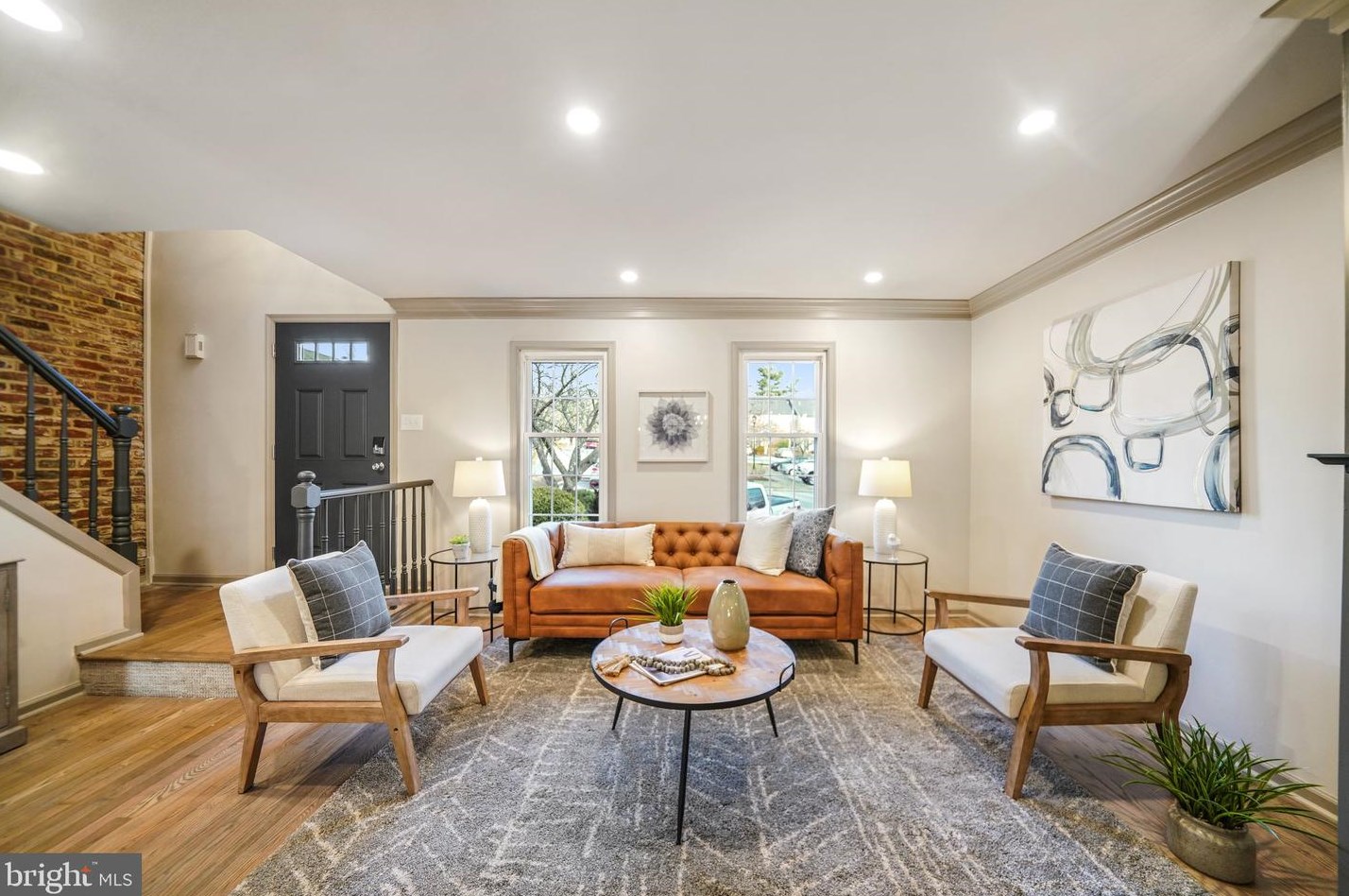 102 Everest Cir, West Chester PA  19382-6348 exterior