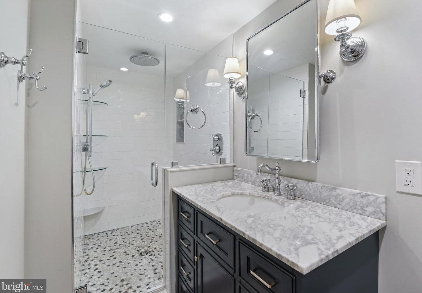 914 Springwood Dr, West Chester PA  19382-2122 exterior