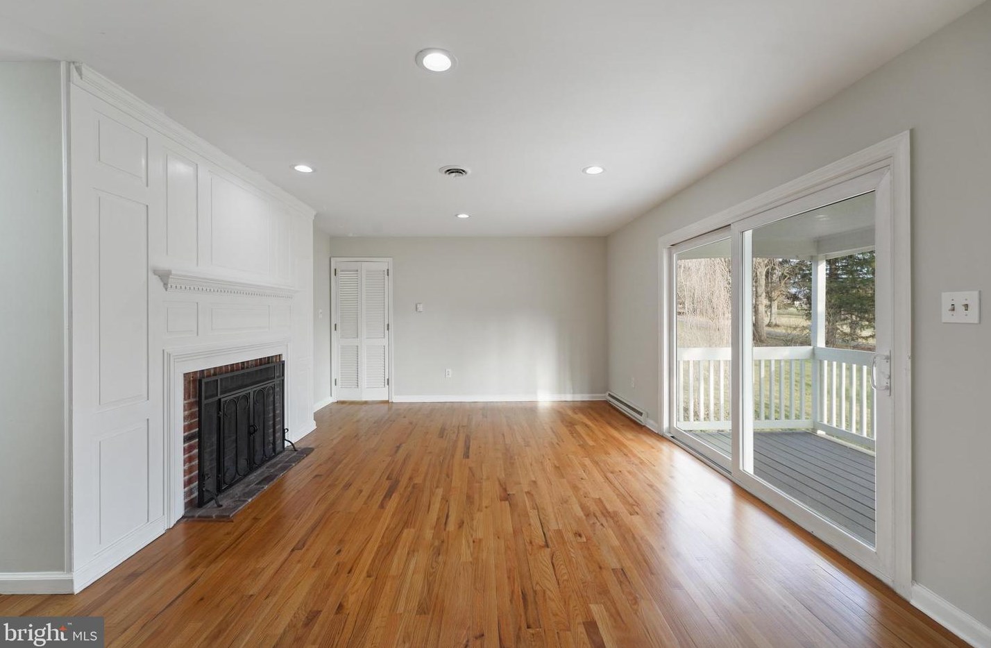 914 Springwood Dr, West Chester PA  19382-2122 exterior