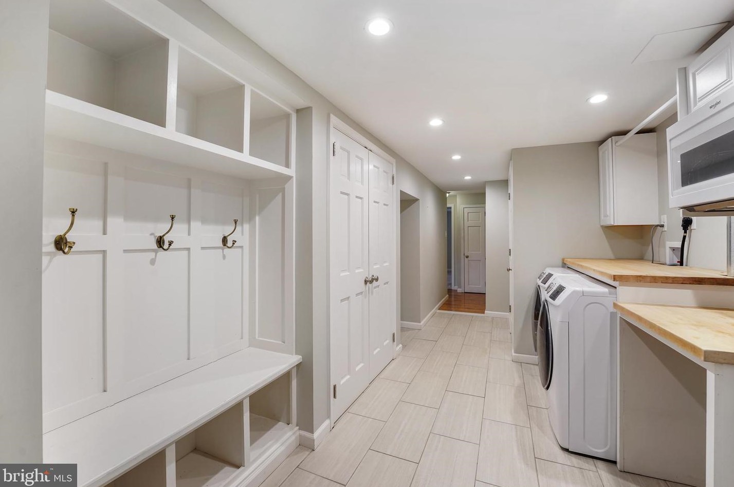 914 Springwood Dr, West Chester PA  19382-2122 exterior