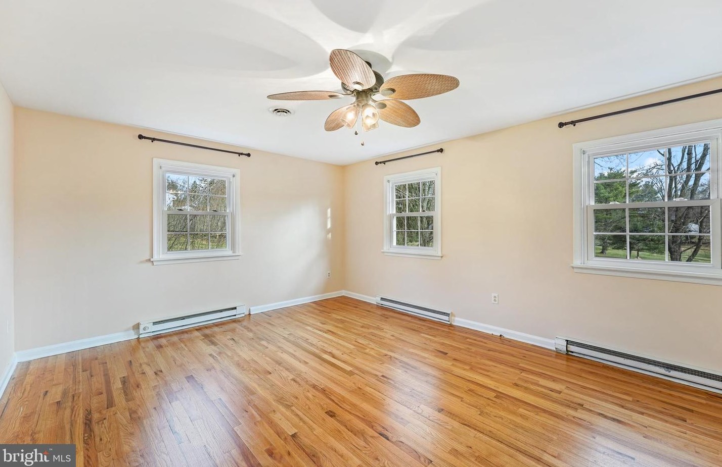 914 Springwood Dr, West Chester PA  19382-2122 exterior