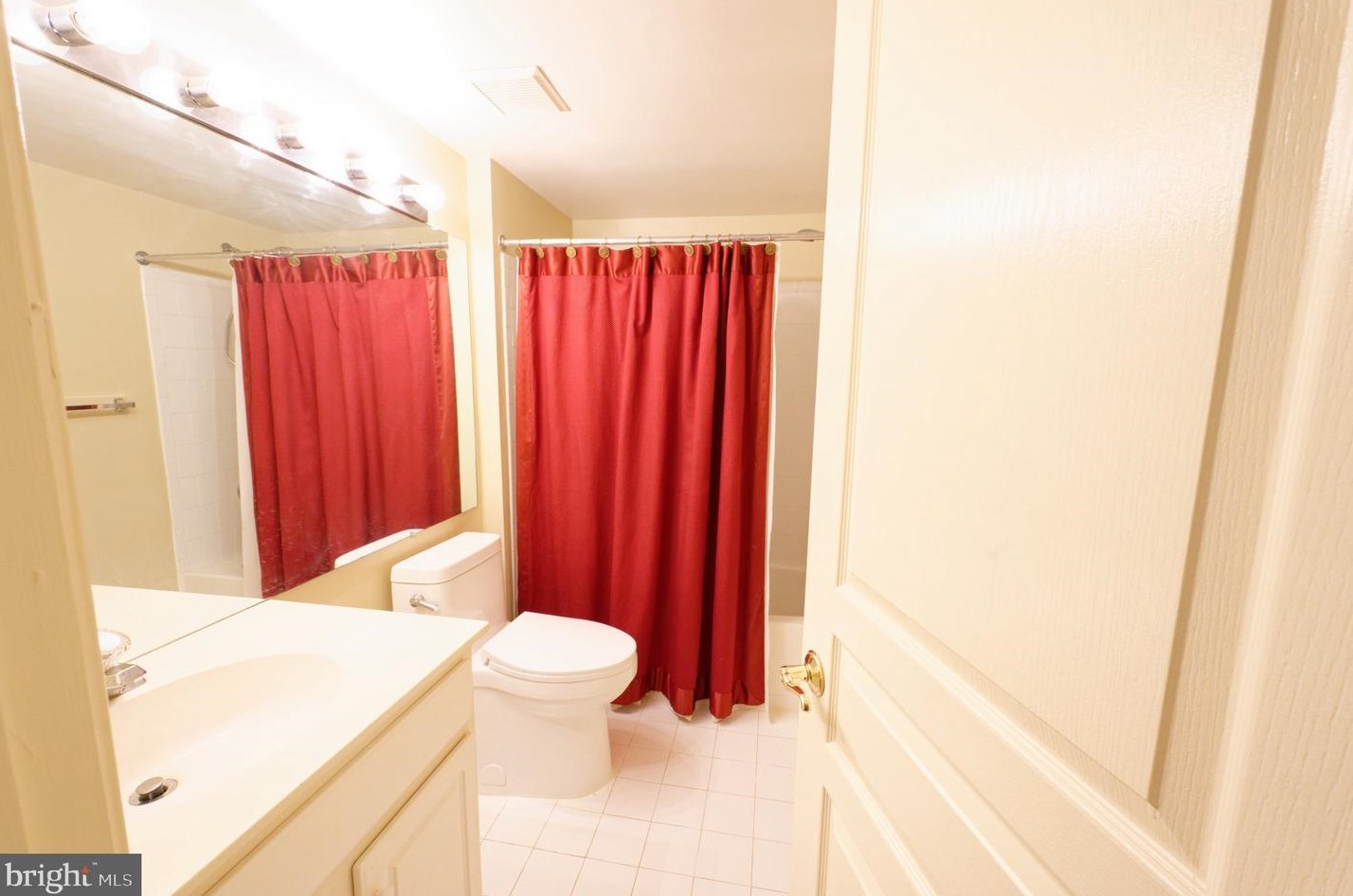 161 Applegate Dr, West Chester PA  19382-5587 exterior