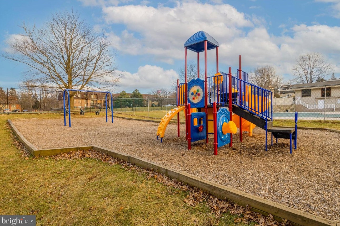 1806 Valley Dr, West Chester PA  19382-6364 exterior