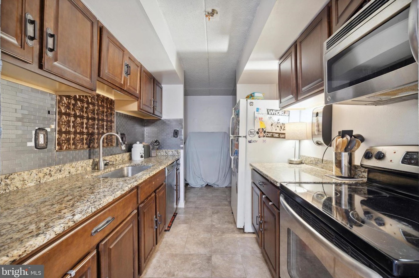1806 Valley Dr, West Chester PA  19382-6364 exterior