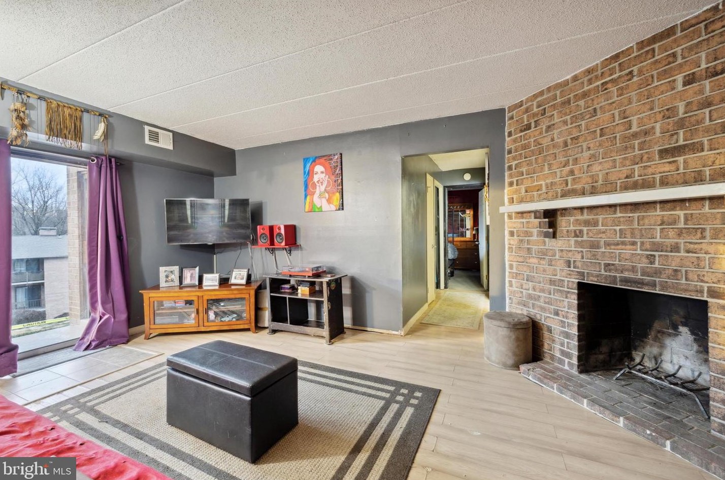 1806 Valley Dr, West Chester PA  19382-6364 exterior
