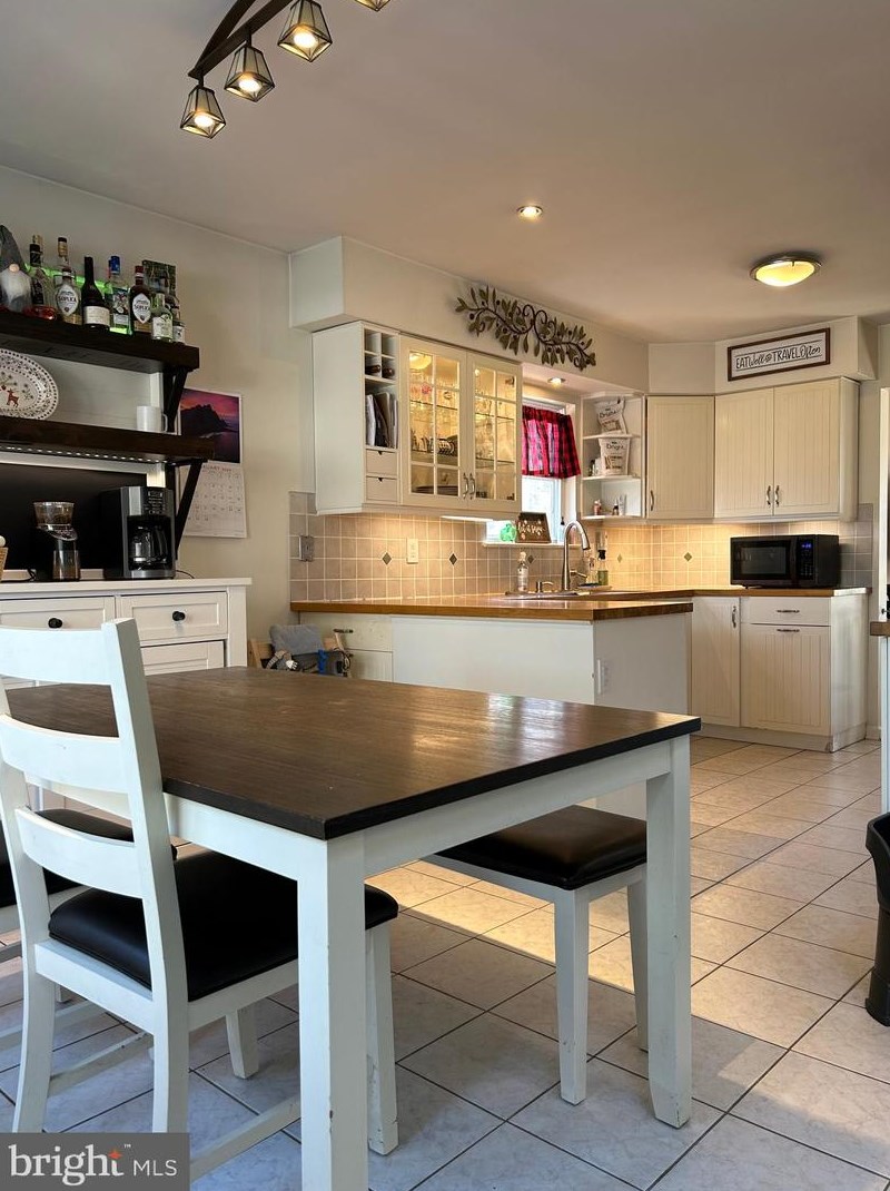 333 Baltusrol Dr, Coatesville PA  19320-1992 exterior