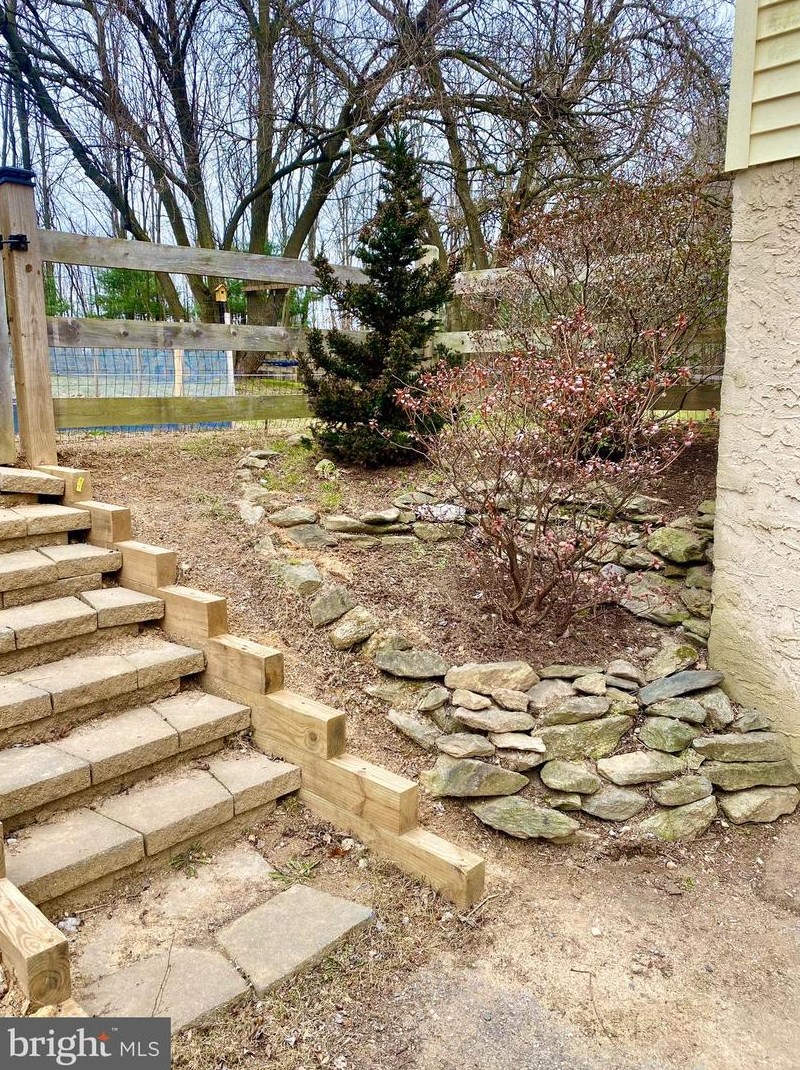 215 Mattson Hollow Rd, Romansville PA  19320-1162 exterior